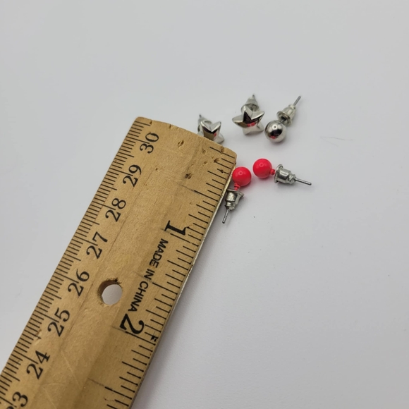 3 Pairs Of Silver Tone And Pink Stud Earrings - Picture 5 of 5